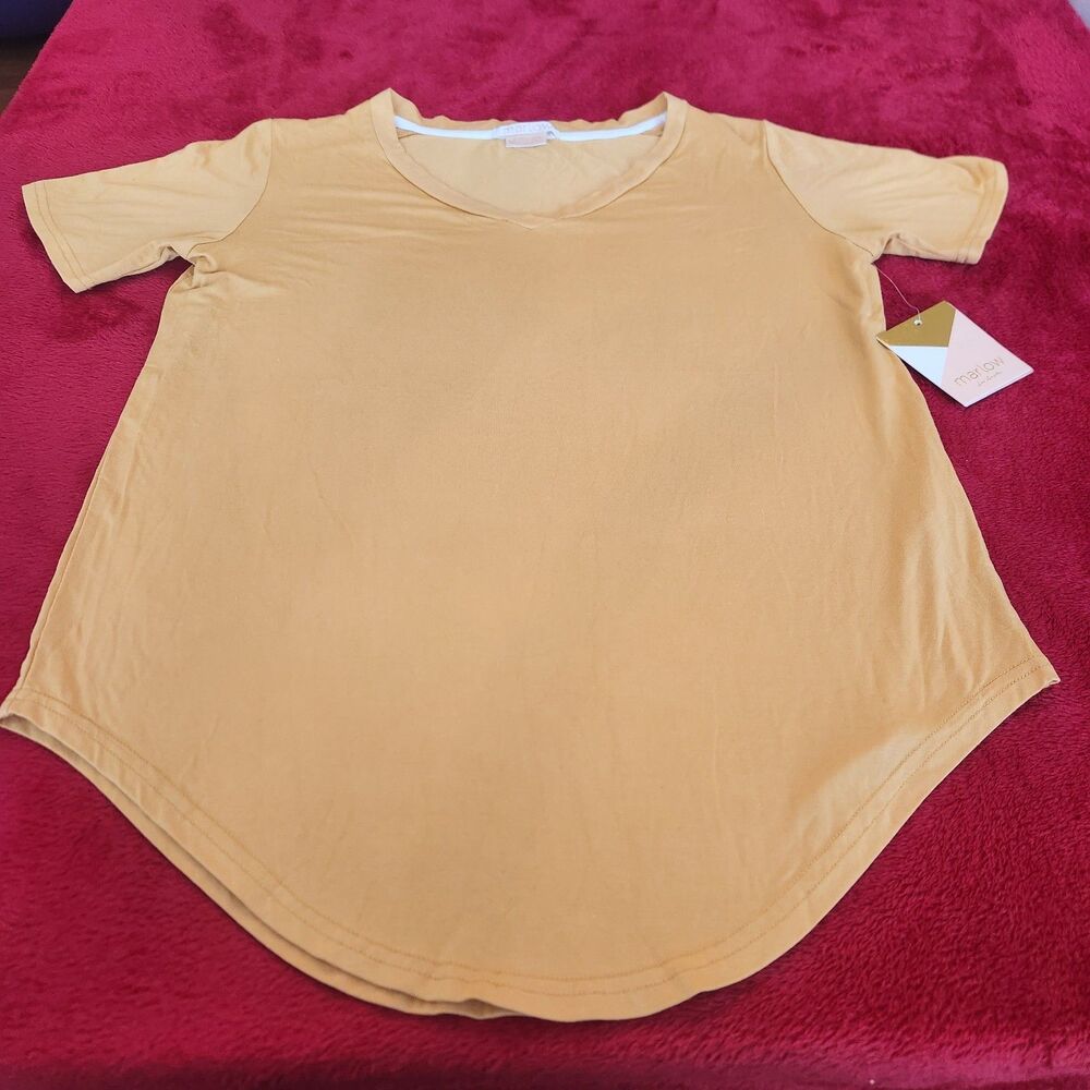 Marlow Relaxed V Neck TShirt Sz M Warm Yellow Soft Short Sleeve Top